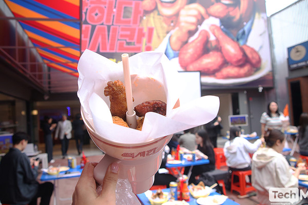 [가서, 먹어봤다] 맥시칸과 하림이 만나면?...치킨의 모든 것을 즐길 수 있는 곳
