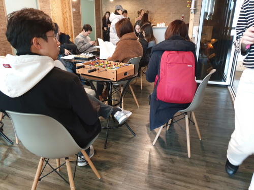 일산 성인 영어회화 학원 톡톡학원, ‘끄집어내기 식’ 수업 방식으로 호평