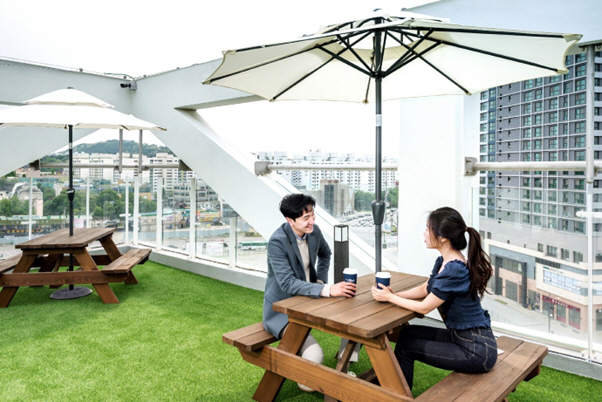 프리미엄 스터디카페·독서실 작심, MZ 세대 각광받는 복합 문화 공간으로 확장