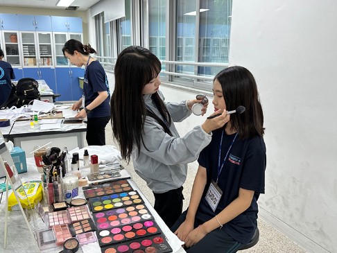 미용학원 올댓뷰티아카데미, 장애인 토크콘서트 당일 헤어·메이크업 봉사활동 진행