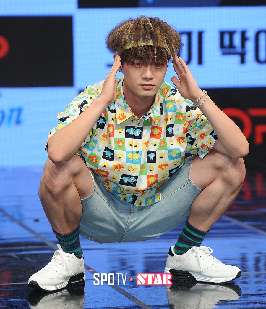 [포토S] 업텐션 비토 이건 무슨 포즈(?)