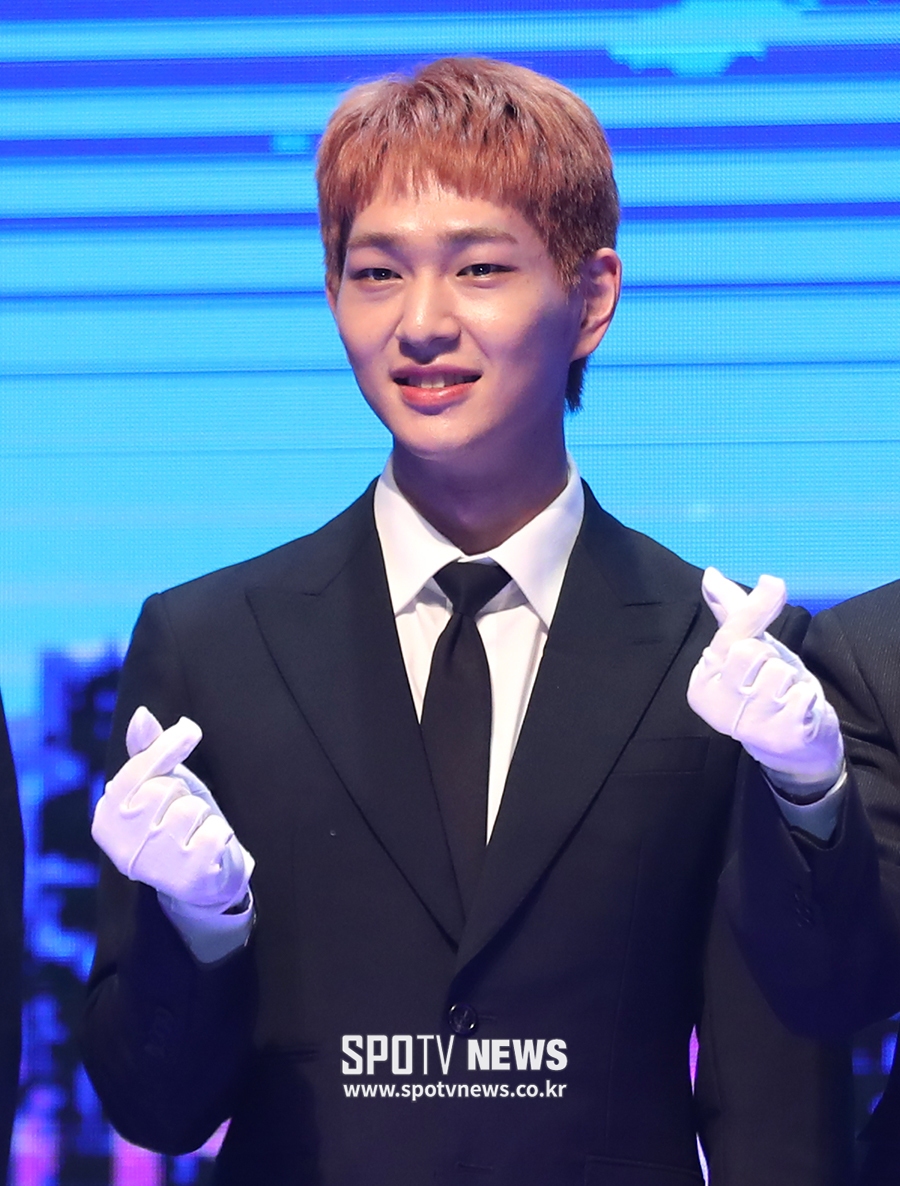 [포토S] 샤이니 온유, 사랑스러운 손하트