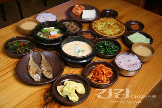 100세 장수하려면… 식사의 바탕에 거친 음식을 깔아라!
