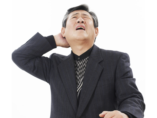 뒷목 뻣뻣하고 두통 심하면 고혈압이라고?