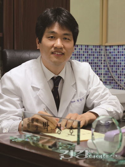 [이 사람이 사는 법] 현미채식+녹즙으로 몸을 바로잡는 한의사 박성호원장