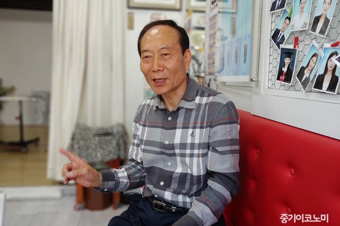 父子 함께 삼양동 주민 가족사를 남긴다…서울스튜디오