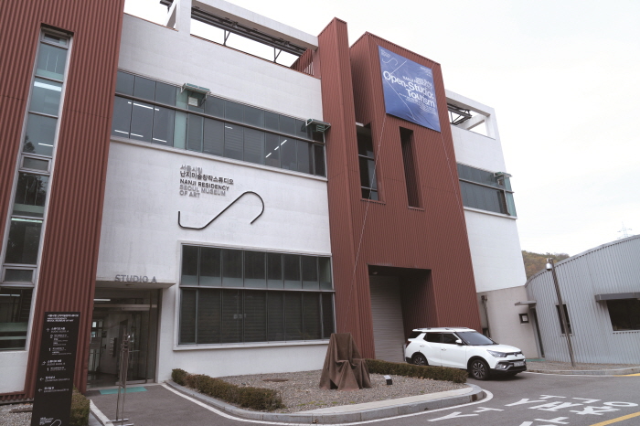 유난히 범람한 한강…잠긴 여름을 건져 올리다