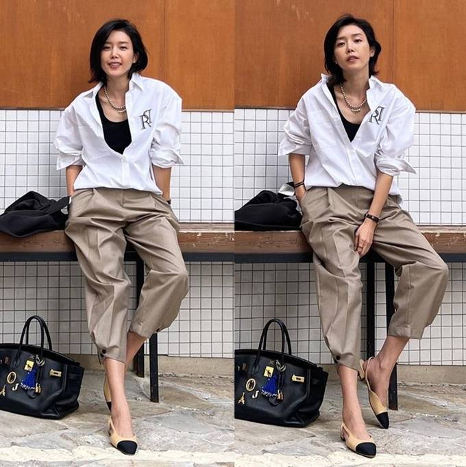 채정안, 퇴근길 잠깐의 여유!  봄날의 쿨하고 시크한 커리우먼룩