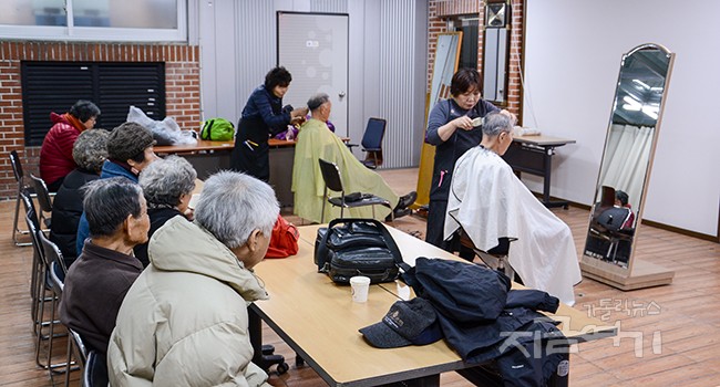 8년째 이어 온 미용 봉사