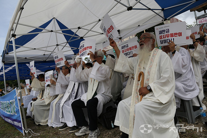 상시 해수 유통 기원, 새만금서 월요 미사 시작
