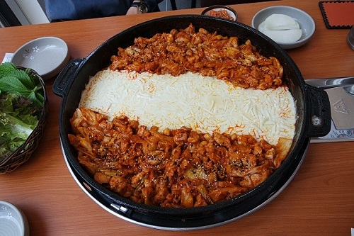 울산 무거동 맛집 장인닭갈비, 특제 소스 입힌 메뉴 제공