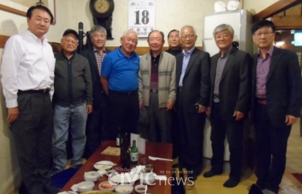 [장원호 박사의 그리운 대한민국] 삼겹살보다 스타벅스, 영웅 대신 이념 지지...한국의 입맛도, 정치도 미국화
