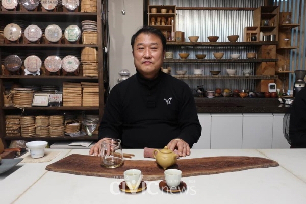 다동(茶童)에서 다인(茶人)으로 40년 차와의 동행...다정(茶情) 박기봉 선생의 차 이야기
