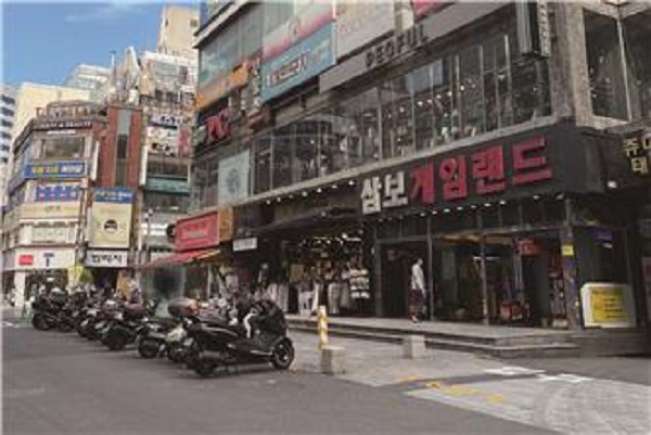 무너져가는 부산 서면 상권...북적이고 화려했던 옛모습은 보기 힘들어