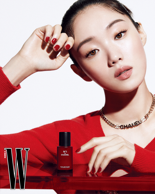 샤넬 뷰티앰버서더 이성경, 차세대 뷰티라인 공개