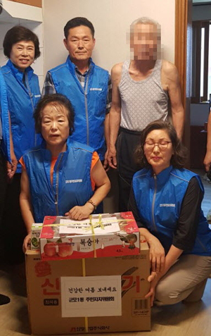 건강음료부터 안부란까지… 노인을 위한 다양해진 배달 안부 서비스