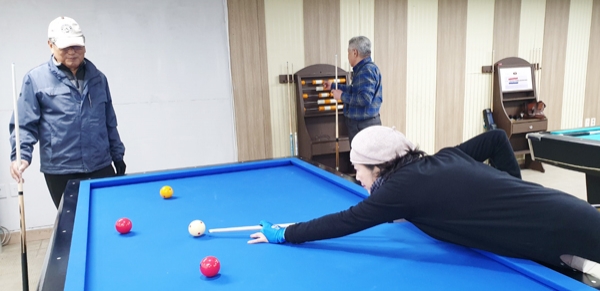 당구동아리 발족한 대한노인회 성남 분당구지회 당구를 다시 치면서 삶이 재미있어졌어요