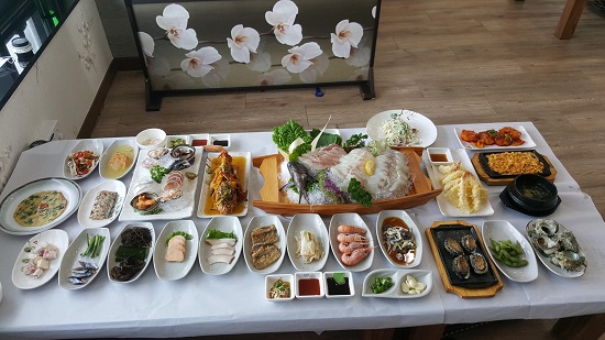 제주도 조천읍 함덕 해수욕장 뷰를 보며 회를 즐기러 가볼만한곳…제주 함덕 맛집 대박횟집