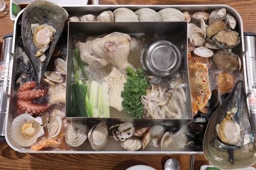 강릉 맛집 영진댁, 신선한 해산물과 푸짐한 양으로 미식가들이찾는 맛집