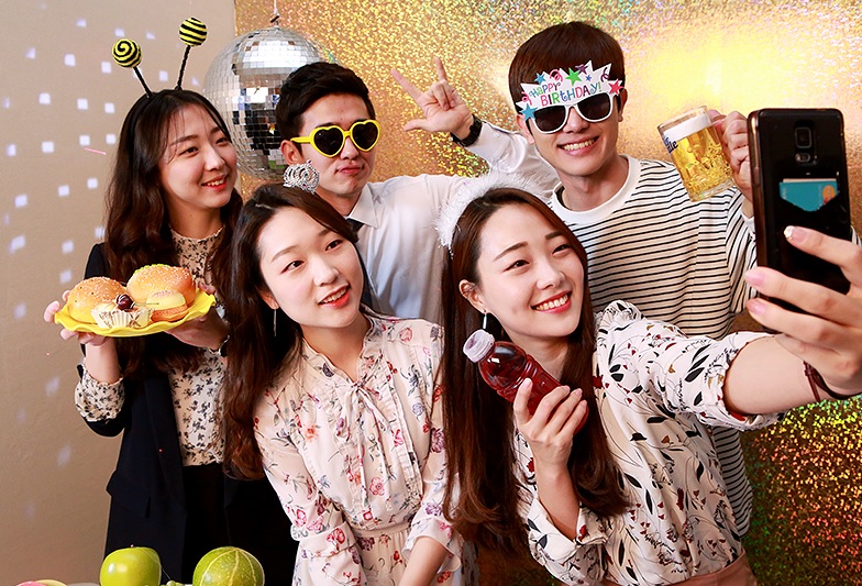 [황금연휴] 테마파크로 변신하는 현대백화점