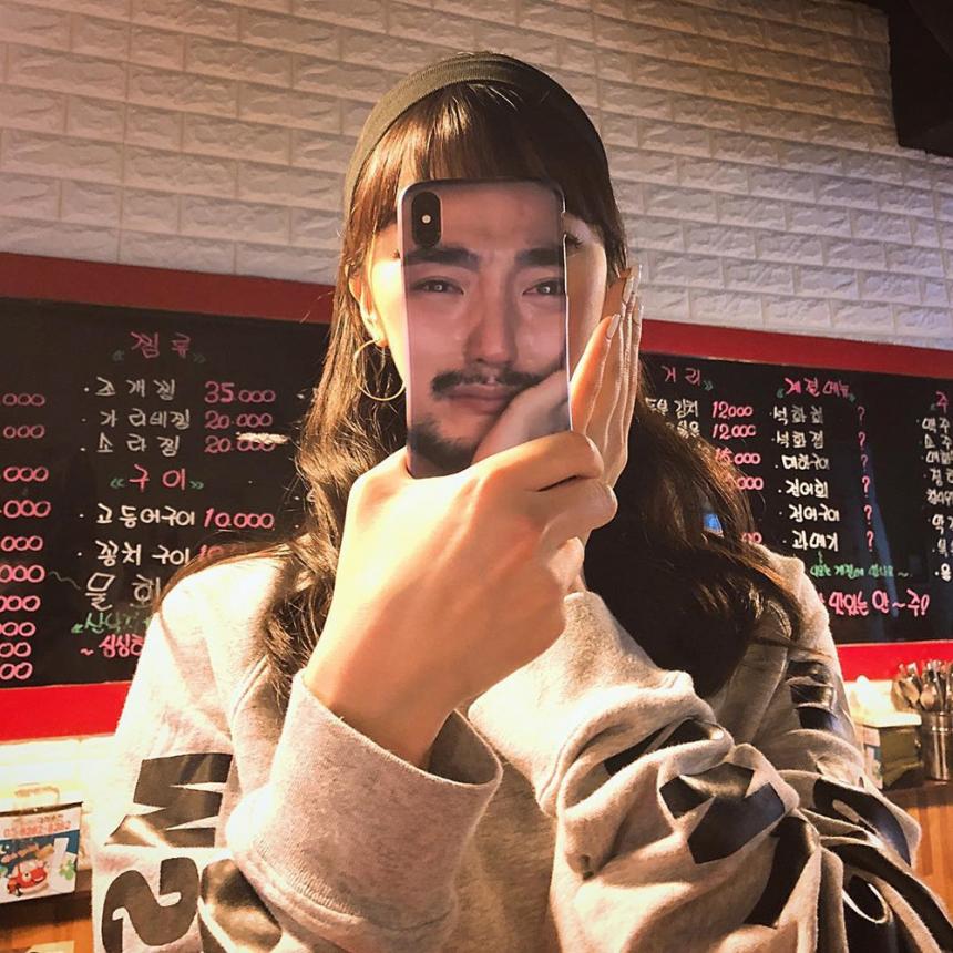 리지 근황 공개, 유병재 폰케이스 들고 알럽유병재 깜짝 사랑 고백