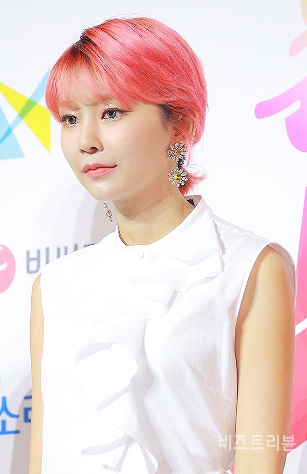 [포토] 모모랜드 혜빈, 강렬한 핑크 헤어 (2019 소리바다 어워즈)
