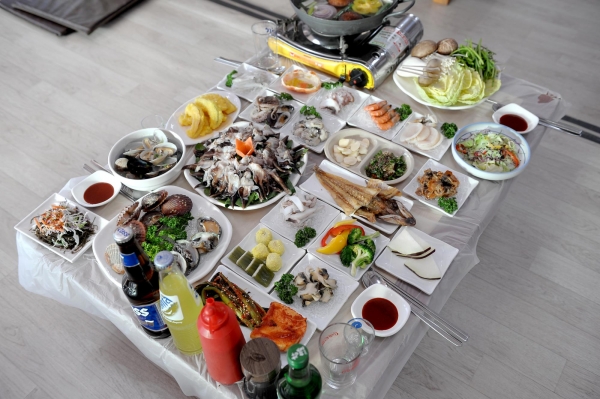 겨울엔 여수맛집 원조대교 회센터... 새조개 샤브샤브가 별미