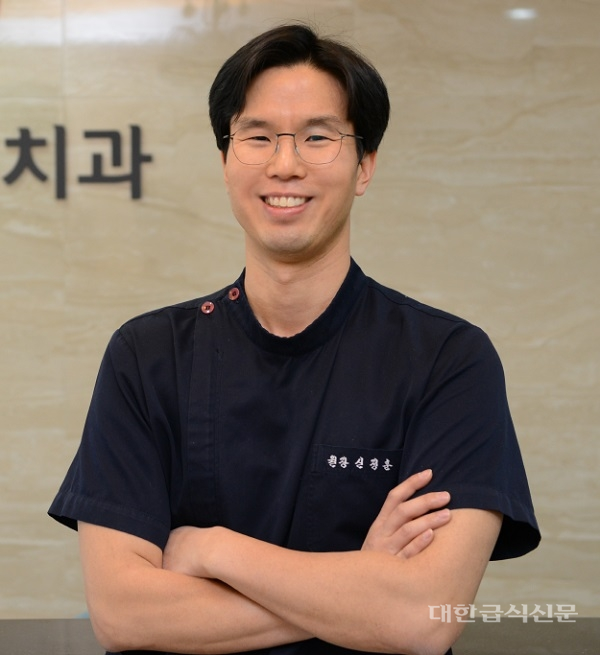임플란트틀니, 기존 틀니 단점 보완한 장점은 무엇?