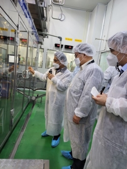 식약처 김진석 차장, 환자식 제조업체 현장방문