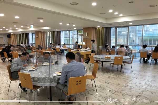 규제 푼 공공기관 급식… 누가 덕보나