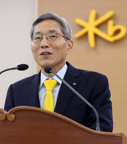 윤종규 KB금융 회장, 도시락 토크로 직원과 소통 