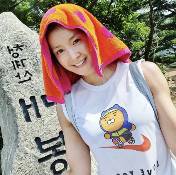 아침 일찍 청계산 오른 이시영 공복 등산