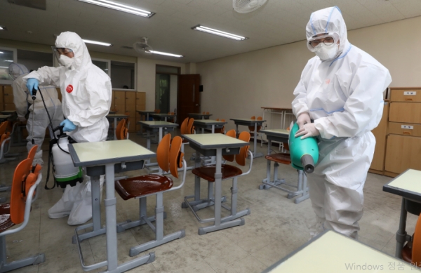 서울 모든 학교에 방역 지원단 7000여 명 투입