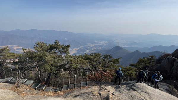 [영상앨범 산] 포천·가평 품은 운악산, 소꼬리폭포·서봉·동봉·만경대·병풍바위 절경 속으로