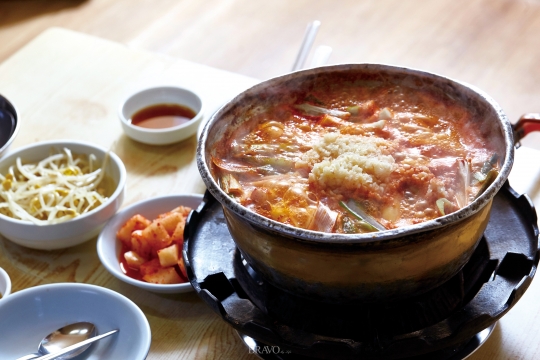 입맛 돋우는 매콤달콤 닭볶음탕