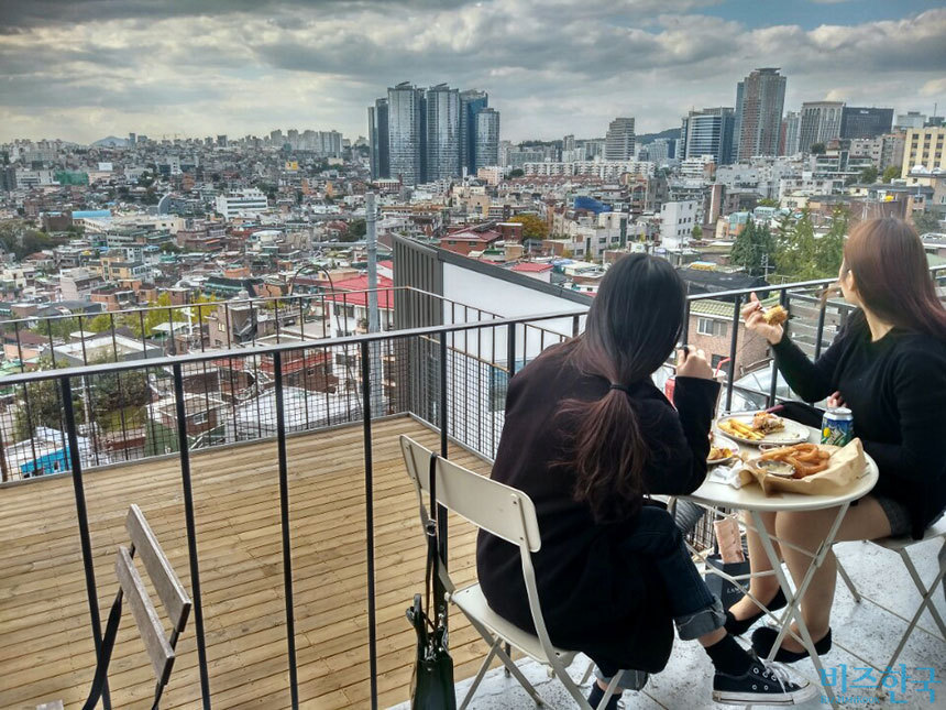 오래된 골목과 트렌디한 맛집의 어울림, 해방촌