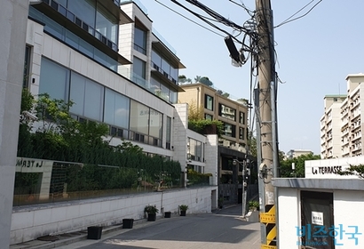 CJ제일제당 소유 유엔빌리지 고급빌라, 6년 넘게 안 팔리는 사연