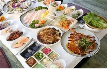 제철 맞은 대하, 싱싱한 활어회 맛보는 안면도 맛집 ‘해변횟집’