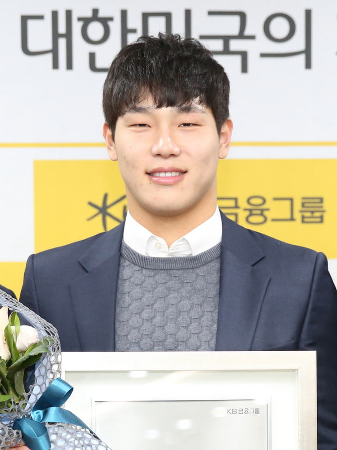 ‘KB국민은행이 후원한 ’썰매 황제‘ 윤성빈… 매직카 광고모델로 전격 발탁