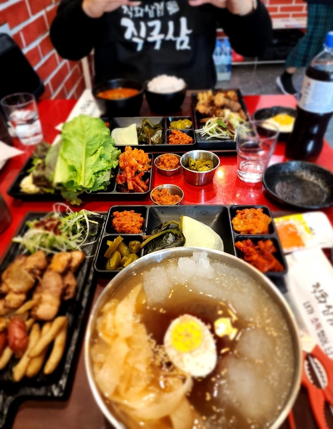 배달삼겹살 직구삼, 하이브리드 매장 확장