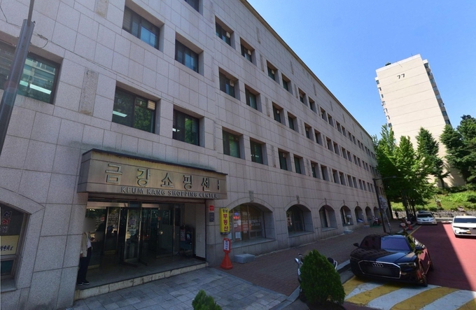 현대리바트, 백화점 이어 압구정 ‘금강쇼핑센터’ 떠난다