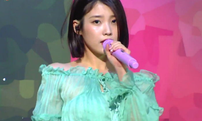 팔레트 최초 컴백 무대에서 지디 부분 랩하는 아이유 (영상)