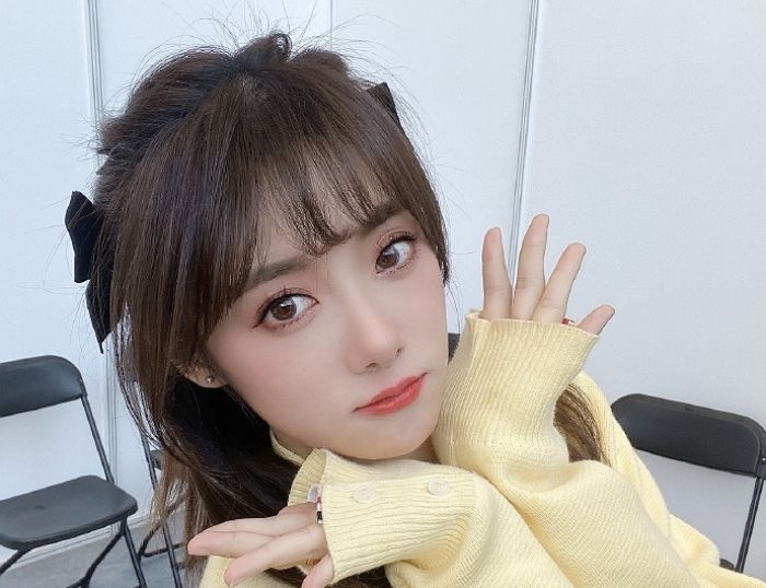 중국 재벌에 스카우트돼 연봉 100억 받는 롤드컵 우승자 루키의 중국인 여친 비주얼
