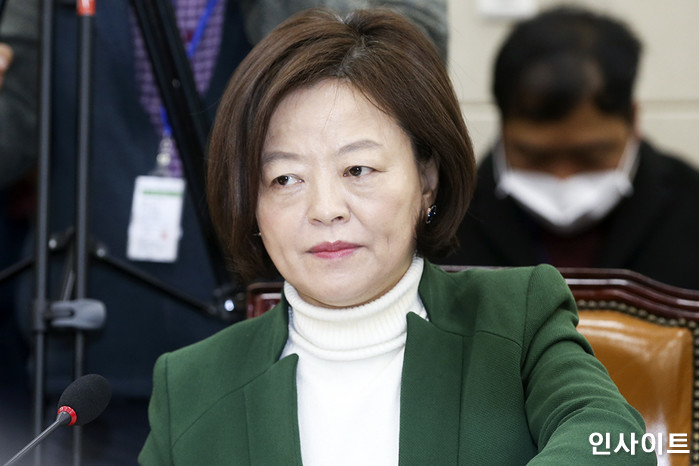 임대주택도 아파트랑 똑같다며 아파트 환상 깨라던 진선미 의원이 페북에 올린 글