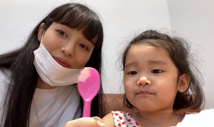 떨어져 사는 유깻잎이 놀러온다는 말에 며칠동안 엄마만 찾아다닌 솔잎이 (영상)