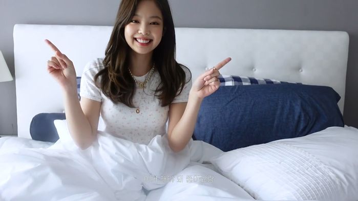 유튜브 채널 만든지 이틀 만에 250만 구독자 돌파한 월클 블랙핑크 제니 (영상)