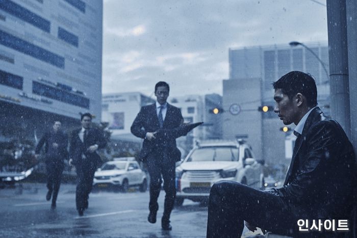 넷플릭스 영화 낙원의 밤, 낙원의 섬 제주에서 만난 엄태구·전여빈 감성 스틸 공개