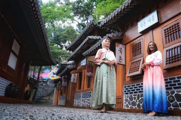 넘치는 한국 사랑 해소하려 북촌한옥마을 통째로 만들어버린 인도네시아 근황