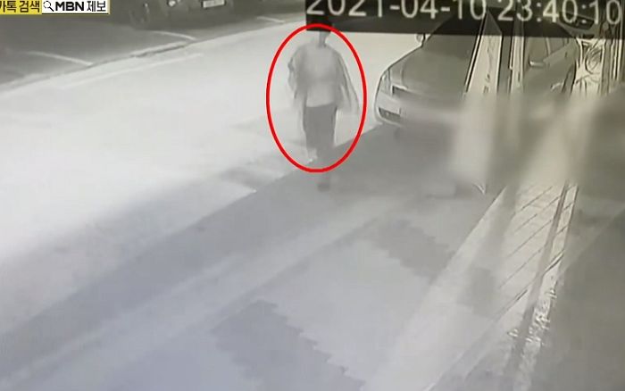 늦은밤 혼자 다니는 여성 뒤따라가 강제 추행·주거침입 시도한 20대 남성 (영상)