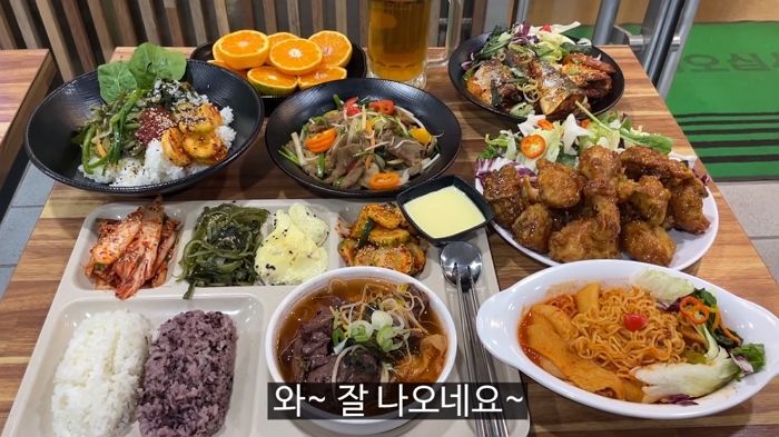단돈 6500원에 직접 만든 음식+생맥주 무한으로 마실 수 있는 한식 뷔페